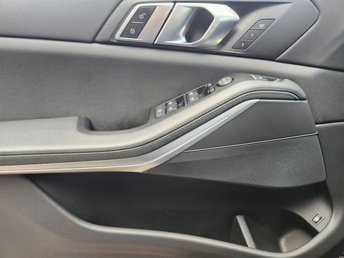 Used 2022 BMW X5 xDrive45e w/ Premium Package image 22