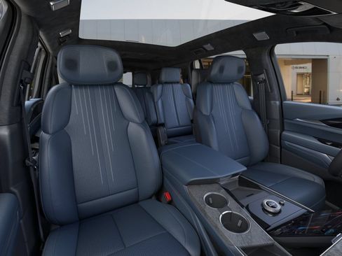 Certified 2026 Cadillac Escalade IQ Luxury 2 w/ LPO, Radiant Package AWD/4WD image 16