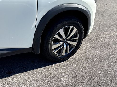 Used 2023 Nissan Pathfinder SL image 19