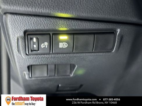 Certified 2025 Toyota Corolla Cross XLE AWD/4WD image 19