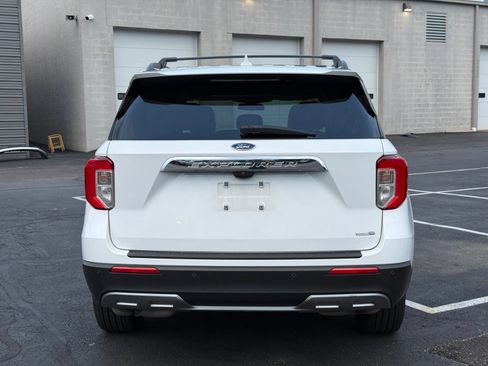 Used 2020 Ford Explorer XLT w/ Equipment Group 202A AWD/4WD image 5