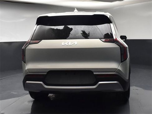 Certified 2024 Kia EV9 Light Long Range image 7