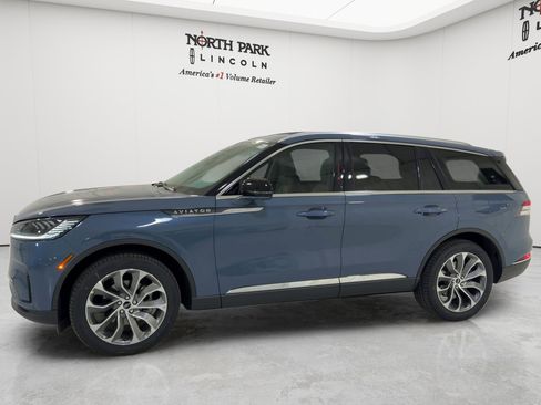 New 2026 Lincoln Aviator 2WD image 6