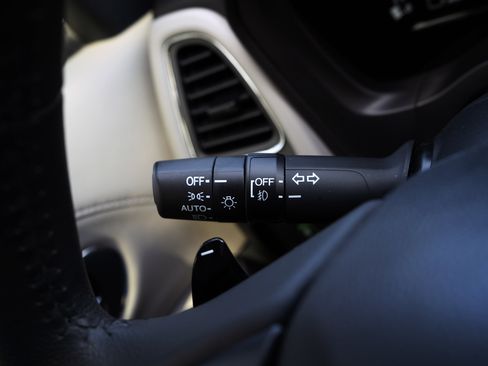 Used 2021 Honda HR-V EX-L image 25