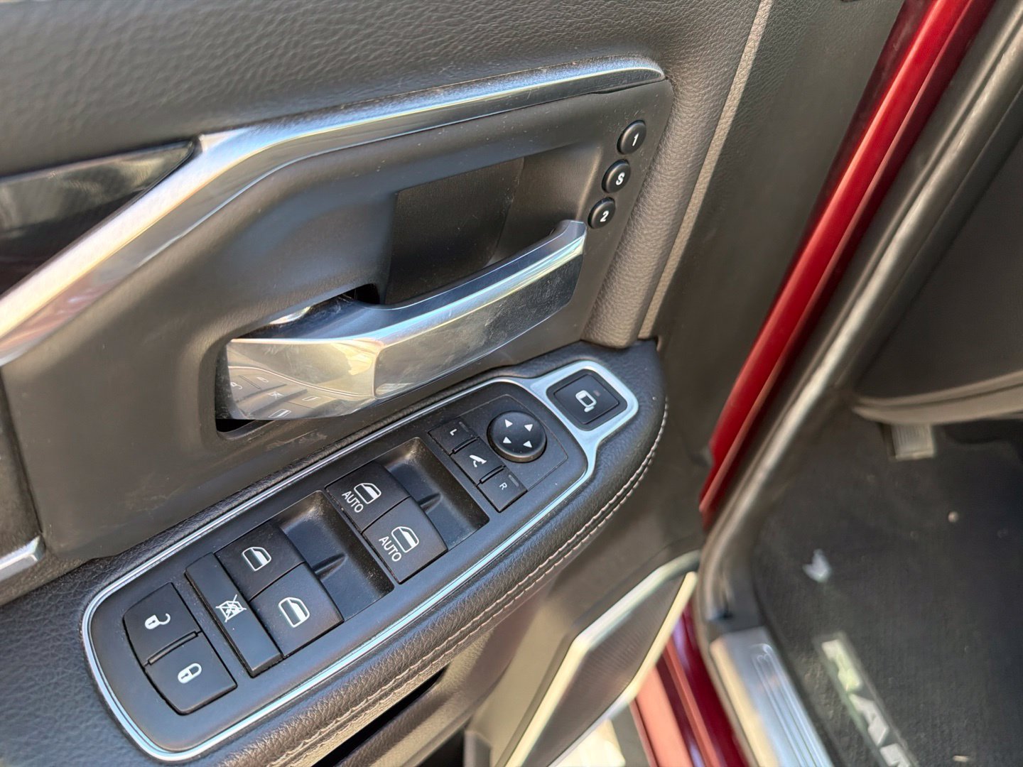 Used 2019 RAM 2500 Laramie AWD/4WD image 23