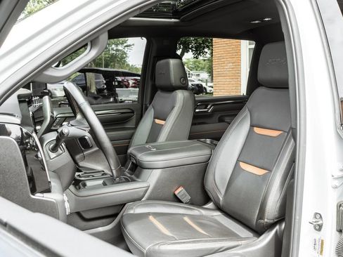 Used 2024 GMC Sierra 2500 AT4 w/ AT4 Preferred Package AWD/4WD image 7