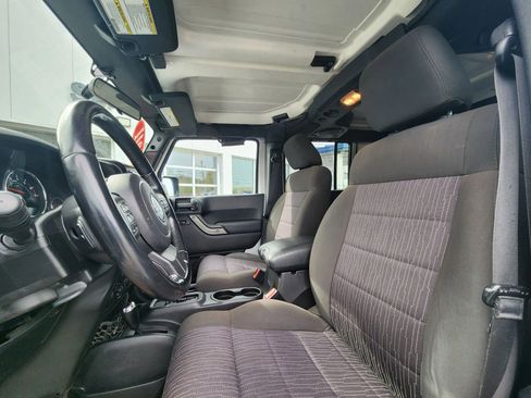Used 2011 Jeep Wrangler Unlimited Sport AWD/4WD image 27