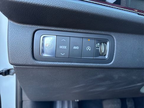 Used 2024 Chevrolet Traverse Z71 image 37