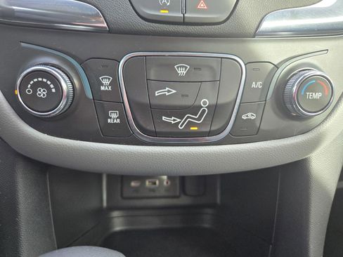 Used 2024 Chevrolet Equinox LS w/ LS Convenience Package FWD image 22