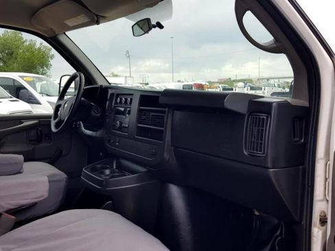 Used 2012 Chevrolet Express 3500 image 12