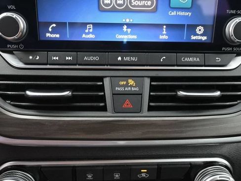 Used 2025 Nissan Altima 2.5 SV FWD image 24