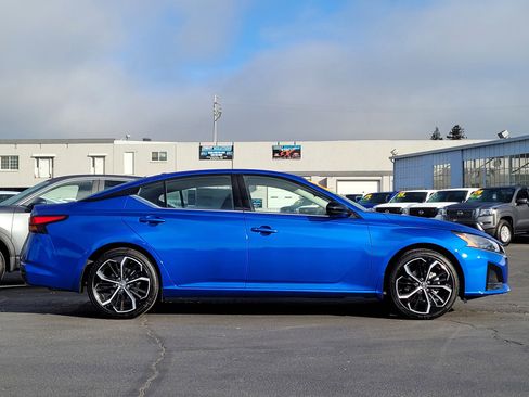 New 2025 Nissan Altima 2.5 SR image 4