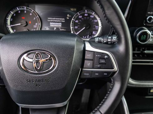 Certified 2024 Toyota Highlander LE image 37