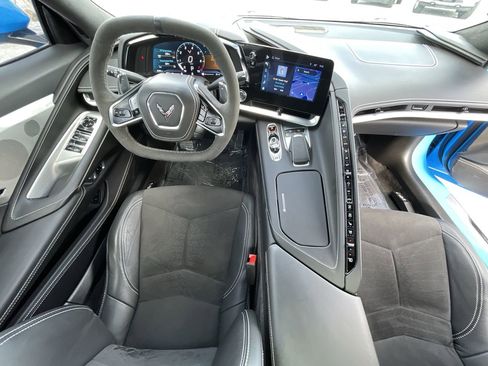 Used 2024 Chevrolet Corvette Stingray Premium Conv w/ Z51 Performance Package image 10