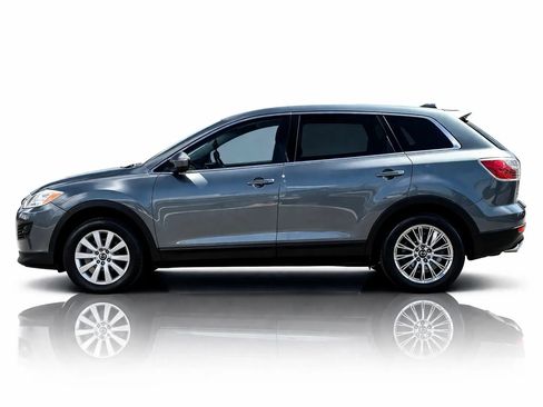Used 2010 MAZDA CX-9 Touring w/ Moonroof & Bose Audio Pkg image 4