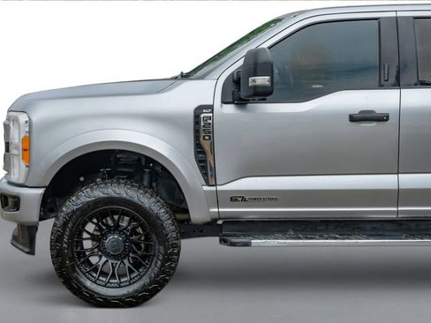 Used 2023 Ford F250 XLT AWD/4WD image 11