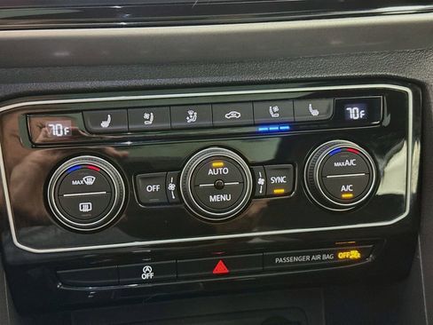 Used 2020 Volkswagen Atlas Cross Sport SEL Premium AWD/4WD image 17
