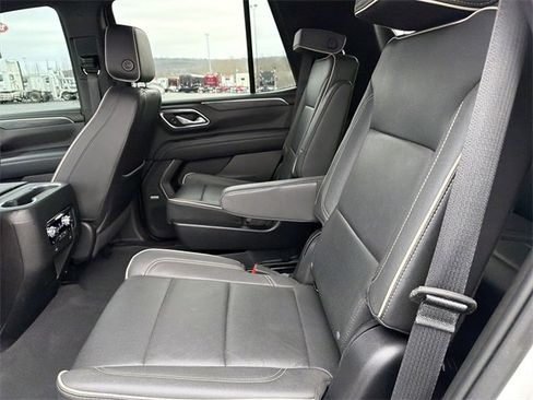 Used 2023 GMC Yukon SLT image 13