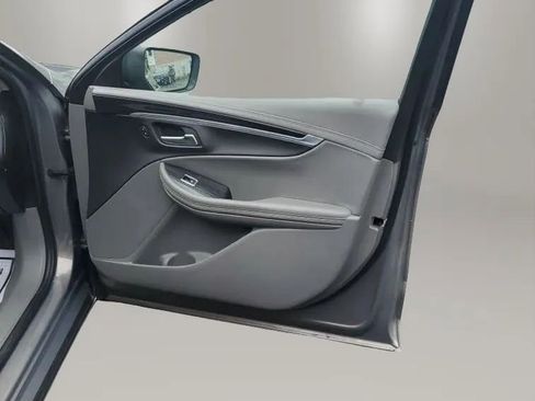 Used 2017 Chevrolet Impala LT FWD image 14