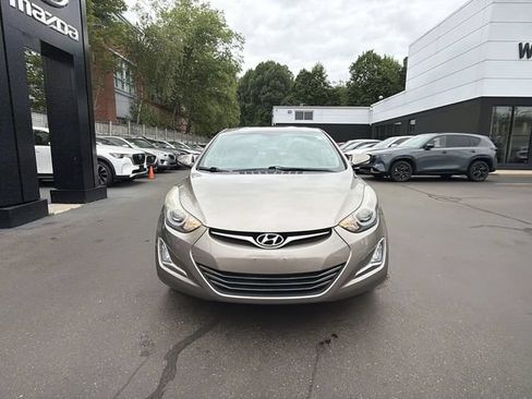 Used 2014 Hyundai Elantra Limited w/ Option Group 03 FWD image 3