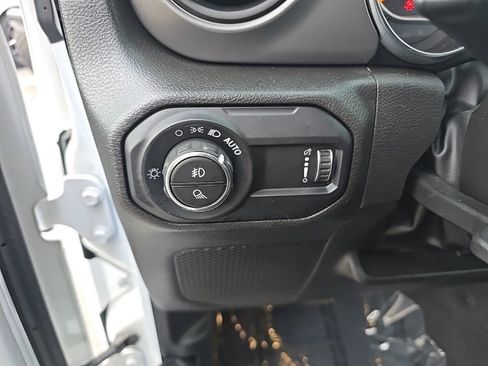 Certified 2023 Jeep Gladiator Willys image 23