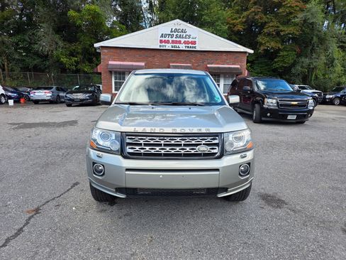 Used 2014 Land Rover LR2 image 3