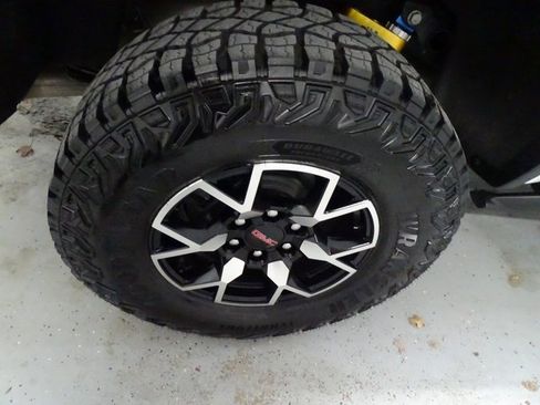 Certified 2024 GMC Canyon AT4X image 27