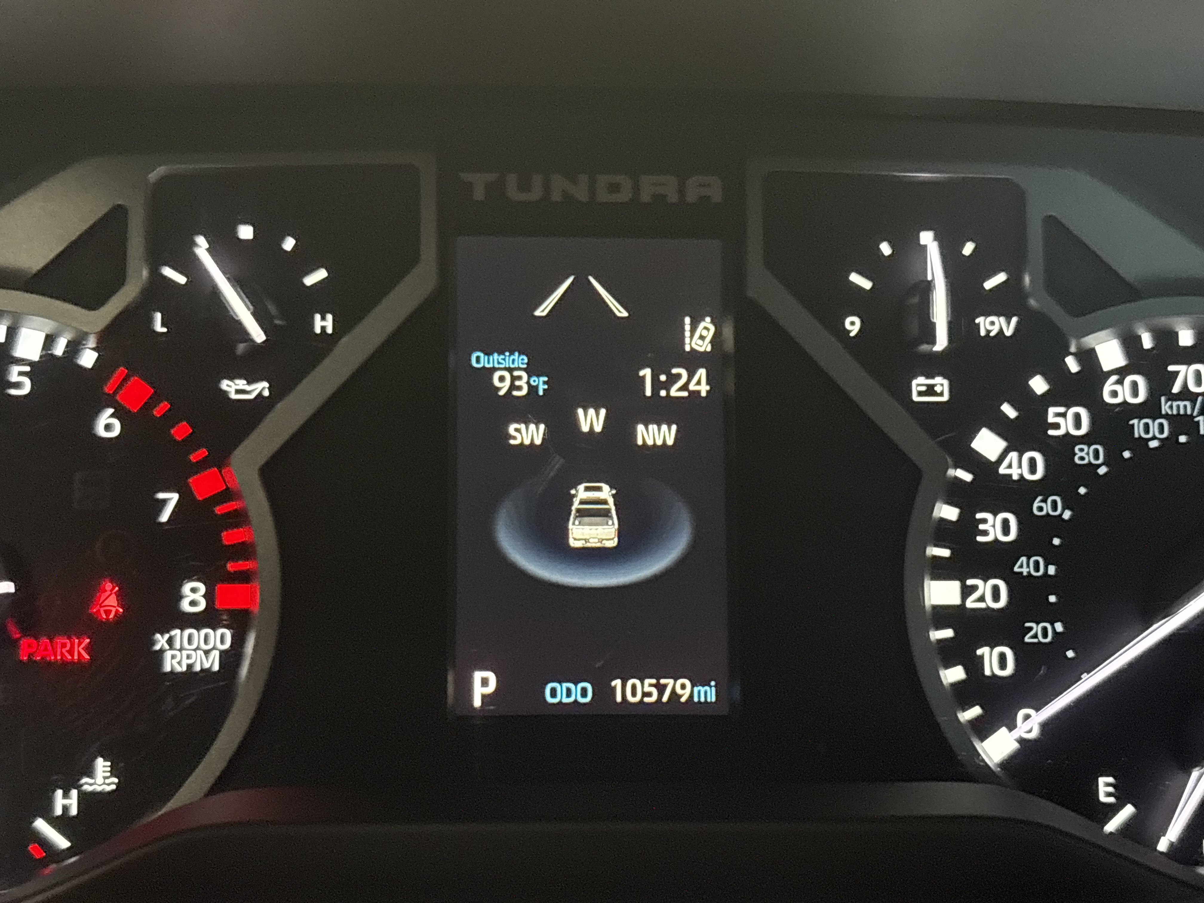 Used 2022 Toyota Tundra Limited w/ TRD Off-Road Package AWD/4WD image 28
