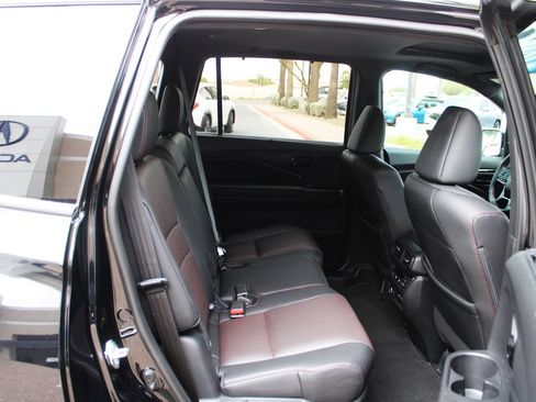 Used 2025 Honda Passport Black Edition image 14