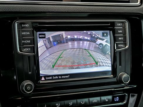 Used 2017 Volkswagen Jetta GLI FWD image 22