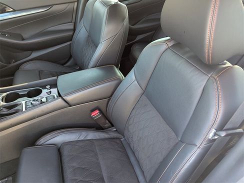 Used 2023 Nissan Maxima SR w/ Sport Mat Group image 11