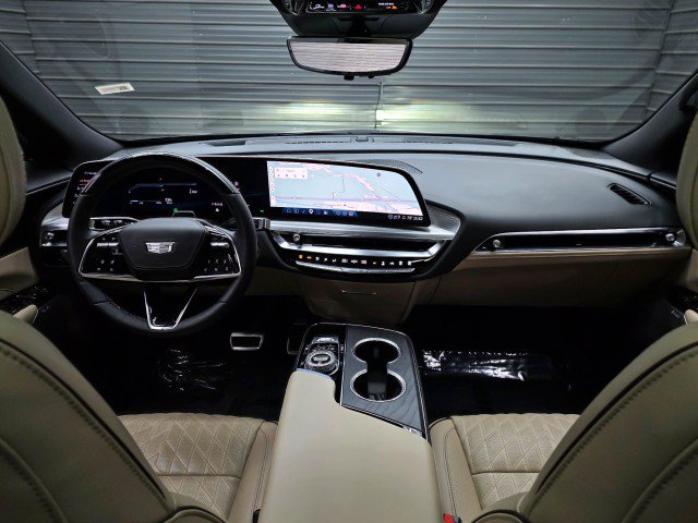 Used 2025 Cadillac Lyriq Luxury w/ Nappa Leather Package AWD/4WD image 12