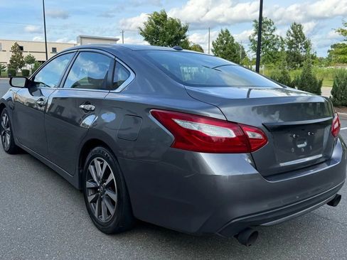 Used 2017 Nissan Altima 2.5 SV image 22