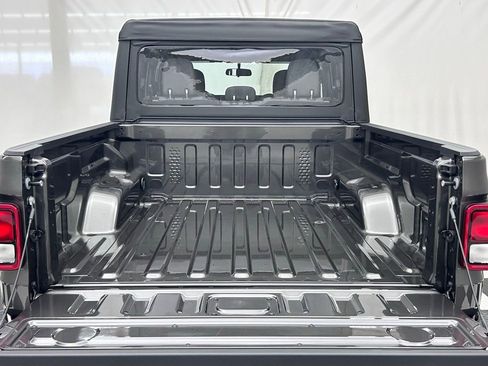 New 2026 Jeep Gladiator Sport AWD/4WD image 9