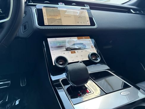 Certified 2023 Land Rover Range Rover Velar R-Dynamic S image 9