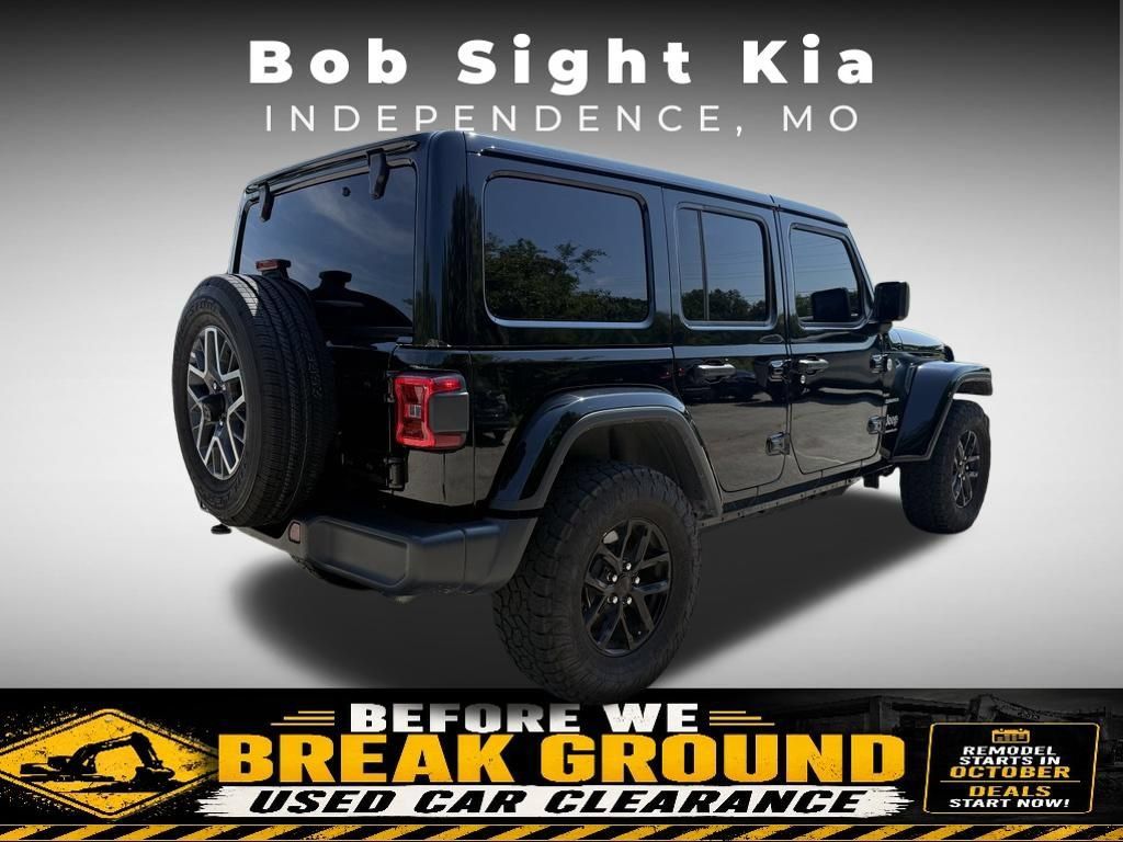 Used 2024 Jeep Wrangler Unlimited Sahara w/ Technology Group AWD/4WD image 14