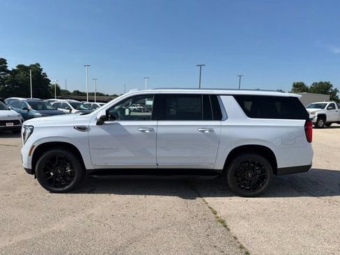 New 2026 GMC Yukon XL Denali w/ Advanced Technology Package AWD/4WD image 2
