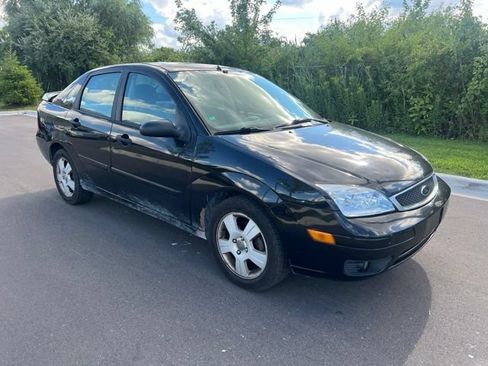 Used 2006 Ford Focus ZX4 Sedan FWD image 3