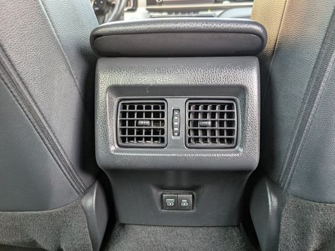 Used 2025 Toyota Camry SE FWD image 7