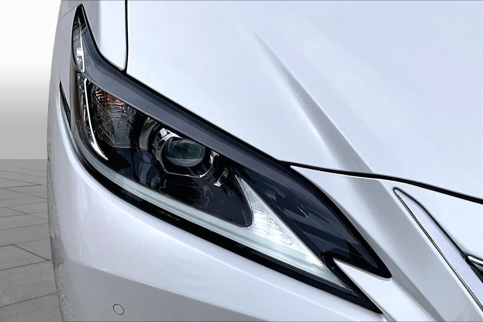 Used 2025 Lexus ES 350 w/ Premium Package FWD image 28