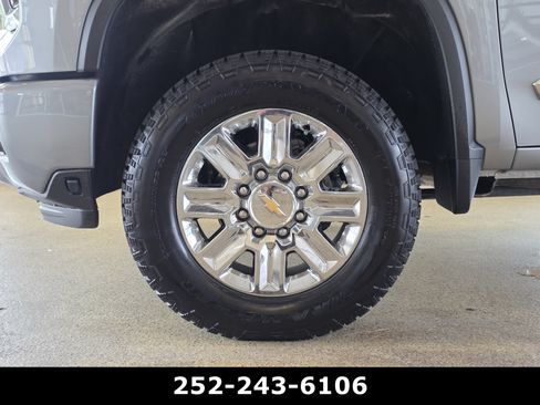 Used 2024 Chevrolet Silverado 2500 High Country w/ Technology Package AWD/4WD image 39