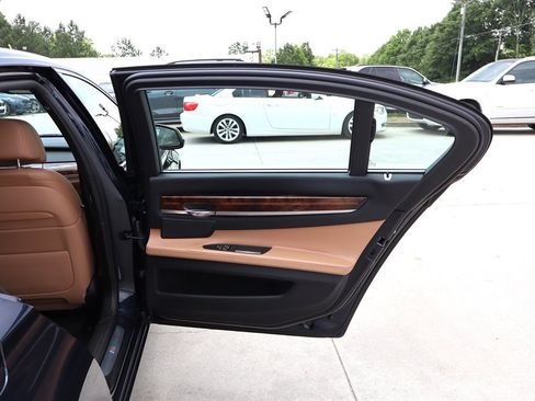 Used 2015 BMW 750Li RWD image 38