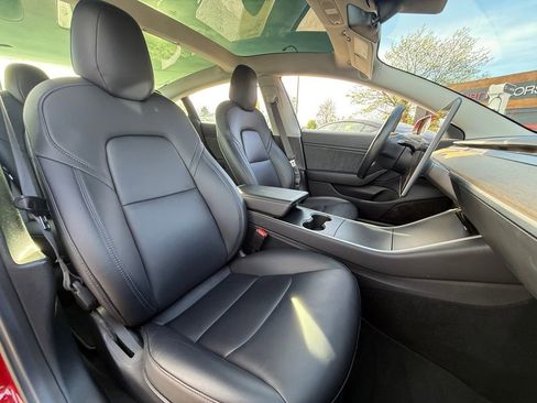 Used 2018 Tesla Model 3 Long Range AWD/4WD image 22