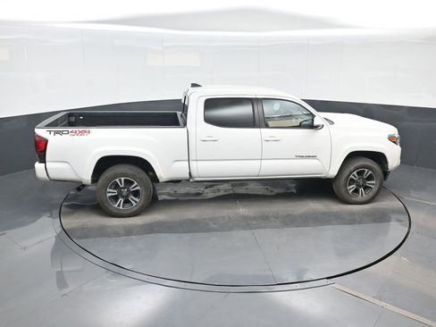 Used 2019 Toyota Tacoma TRD Sport AWD/4WD image 22