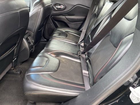 Certified 2020 Jeep Cherokee Trailhawk image 29