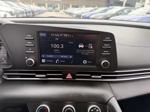 Certified 2023 Hyundai Elantra SE FWD image 24