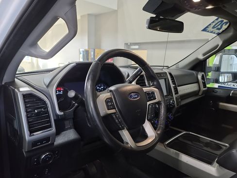Used 2020 Ford F350 Lariat w/ Lariat Ultimate Package image 5