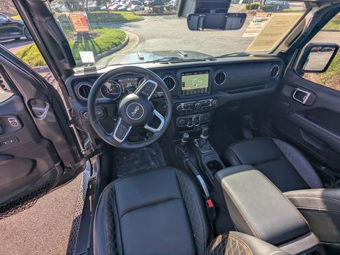 Used 2021 Jeep Wrangler Unlimited Sahara image 13