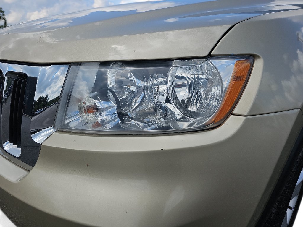Used 2011 Jeep Grand Cherokee Laredo RWD image 32