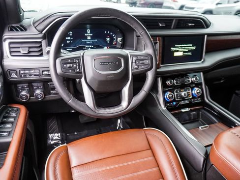 Used 2023 GMC Yukon Denali Ultimate AWD/4WD image 12